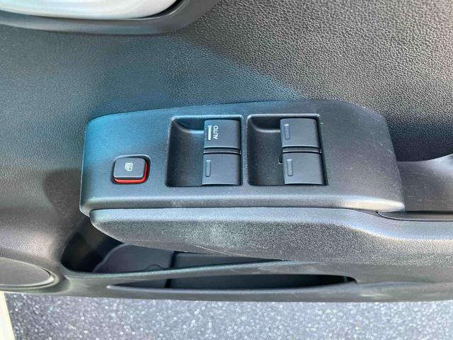 フィットハイブリッドＸＨセレクション　ファインスタイルハイブリッド　ナビ／ワンセグＴＶ／ＤＶＤ／ＢＴ／ＵＳＢ　バックカメラ　ＥＴＣ　オートクルーズ　ＨＩＤヘッドライト　オートライト　シートヒーター　パドルシフト　オートエアコン　シートリフター　キーフリー（千葉県）の中古車