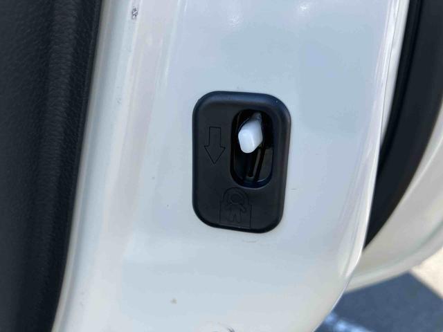 フィットハイブリッドＸＨセレクション　ファインスタイルハイブリッド　ナビ／ワンセグＴＶ／ＤＶＤ／ＢＴ／ＵＳＢ　バックカメラ　ＥＴＣ　オートクルーズ　ＨＩＤヘッドライト　オートライト　シートヒーター　パドルシフト　オートエアコン　シートリフター　キーフリー（千葉県）の中古車