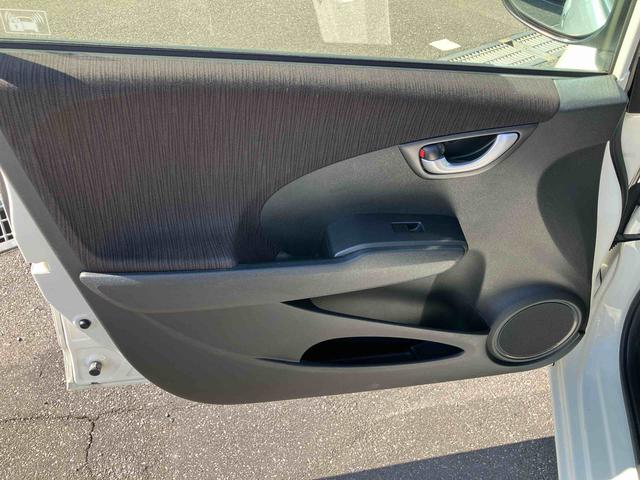 フィットハイブリッドＸＨセレクション　ファインスタイルハイブリッド　ナビ／ワンセグＴＶ／ＤＶＤ／ＢＴ／ＵＳＢ　バックカメラ　ＥＴＣ　オートクルーズ　ＨＩＤヘッドライト　オートライト　シートヒーター　パドルシフト　オートエアコン　シートリフター　キーフリー（千葉県）の中古車