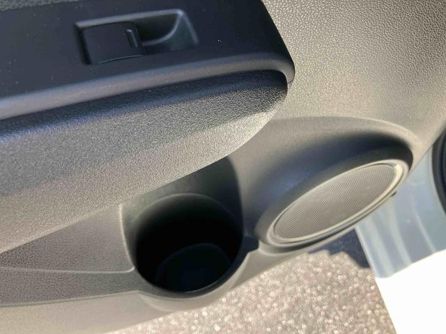 フィットハイブリッドＸＨセレクション　ファインスタイルハイブリッド　ナビ／ワンセグＴＶ／ＤＶＤ／ＢＴ／ＵＳＢ　バックカメラ　ＥＴＣ　オートクルーズ　ＨＩＤヘッドライト　オートライト　シートヒーター　パドルシフト　オートエアコン　シートリフター　キーフリー（千葉県）の中古車