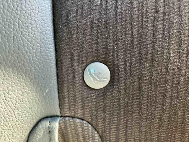 フィットハイブリッドＸＨセレクション　ファインスタイルハイブリッド　ナビ／ワンセグＴＶ／ＤＶＤ／ＢＴ／ＵＳＢ　バックカメラ　ＥＴＣ　オートクルーズ　ＨＩＤヘッドライト　オートライト　シートヒーター　パドルシフト　オートエアコン　シートリフター　キーフリー（千葉県）の中古車