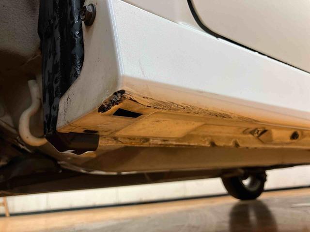 ムーヴカスタム　Ｘリミテッドナビ／１セグＴＶ／ＣＤ／バックカメラ　ＨＩＤヘッドライト　ハロゲンフォグランプ　クリアテールランプ　１４インチアルミ　プッシュボタンスタート　電格ドアミラー　照明／バニディミラー付きサンバイザー（千葉県）の中古車