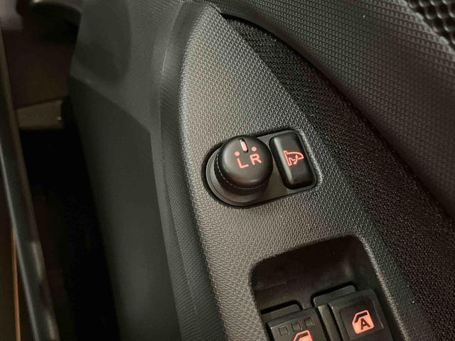 ムーヴカスタム　Ｘリミテッドナビ／１セグＴＶ／ＣＤ／バックカメラ　ＨＩＤヘッドライト　ハロゲンフォグランプ　クリアテールランプ　１４インチアルミ　プッシュボタンスタート　電格ドアミラー　照明／バニディミラー付きサンバイザー（千葉県）の中古車