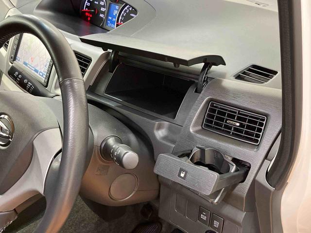 ムーヴカスタム　Ｘリミテッドナビ／１セグＴＶ／ＣＤ／バックカメラ　ＨＩＤヘッドライト　ハロゲンフォグランプ　クリアテールランプ　１４インチアルミ　プッシュボタンスタート　電格ドアミラー　照明／バニディミラー付きサンバイザー（千葉県）の中古車