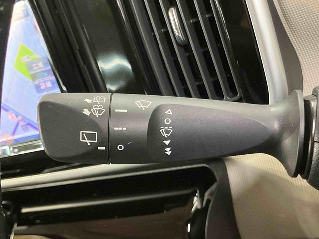 ムーヴキャンバスＸリミテッドメイクアップ　ＳＡIIバックカメラ連動フルセグナビ　ＵＳＢ接続　ウーファー　ＥＴＣ　置きラクボックス　オートライト　衝突被害軽減ブレーキ　横滑り防止装置　マニュアルレベリング機能付ハロゲンヘッドライト（千葉県）の中古車