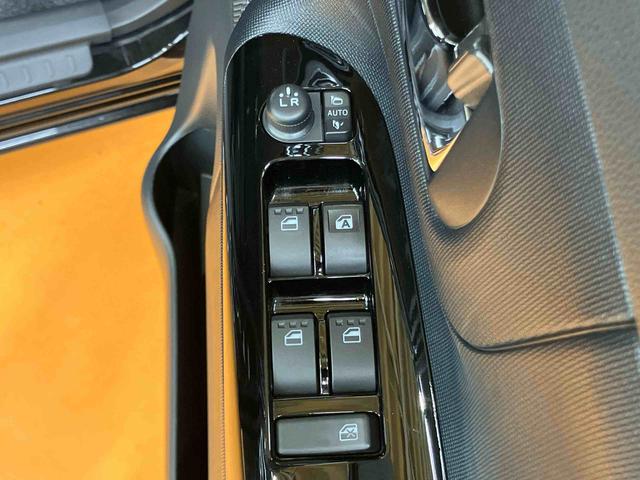 ムーヴキャンバスＸリミテッドメイクアップ　ＳＡIIバックカメラ連動フルセグナビ　ＵＳＢ接続　ウーファー　ＥＴＣ　置きラクボックス　オートライト　衝突被害軽減ブレーキ　横滑り防止装置　マニュアルレベリング機能付ハロゲンヘッドライト（千葉県）の中古車