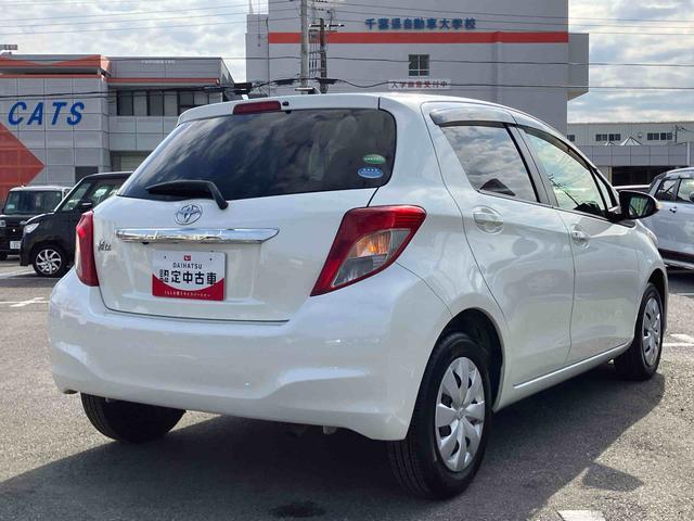 ヴィッツＦ　スマイルエディションナビ／Ｂカメラ／ＴＶ／ＤＩＳＣ／ＢＴ　ＥＴＣ　プッシュボタンスタート／スマートキー　買い物アシストシート（千葉県）の中古車