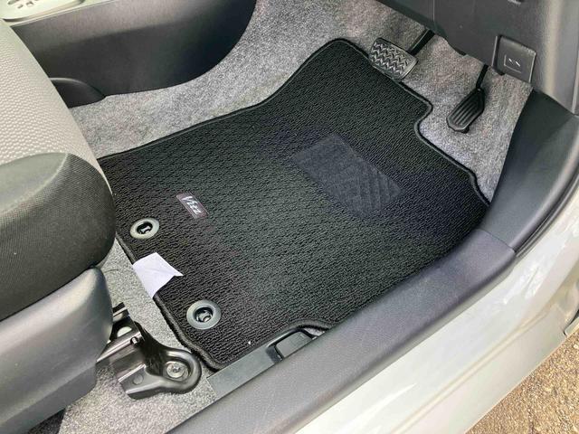 ヴィッツＦ　スマイルエディションナビ／Ｂカメラ／ＴＶ／ＤＩＳＣ／ＢＴ　ＥＴＣ　プッシュボタンスタート／スマートキー　買い物アシストシート（千葉県）の中古車