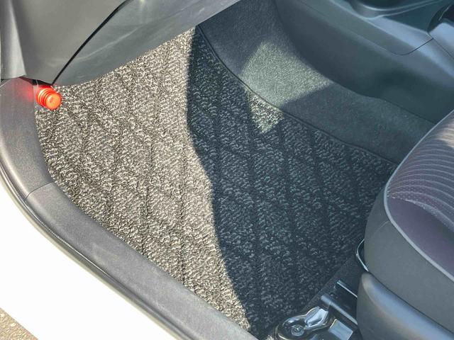 アクアＧバックカメラ連動ワンセグナビ　ブルートゥース対応　ＡＵＸ接続　ビルトインＥＴＣ　オートクルーズコントロール　前席シートヒーター　テレスコピックステアリング　運転席シートアジャスター　キーレスエントリー（千葉県）の中古車