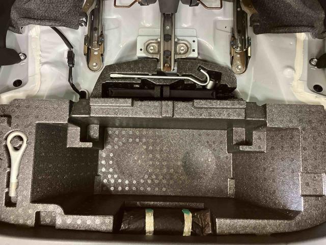 ムーヴカスタム　Ｘリミテッドバックカメラ連動ワンセグナビ　ＡＵＸ接続　プッシュエンジンスタート　キーフリーシステム　セキュリティアラーム　照明．バニティーミラー付き左右サンバイザー　チルトステアリング　運転席シートリフター（千葉県）の中古車