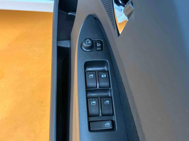 ムーヴカスタム　Ｘリミテッドバックカメラ連動ワンセグナビ　ＡＵＸ接続　プッシュエンジンスタート　キーフリーシステム　セキュリティアラーム　照明．バニティーミラー付き左右サンバイザー　チルトステアリング　運転席シートリフター（千葉県）の中古車