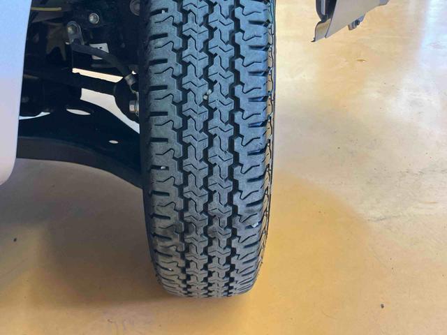 ハイゼットトラックジャンボスタンダード 4WDテールゲートチェーン 前後コーナーセンサー オートライト オートハイビーム 衝突回避支援システム 横滑り防止装置 アイドリングストップ マニュアルレベリング機能付ハロゲンヘッドライト(千葉県)の中古車