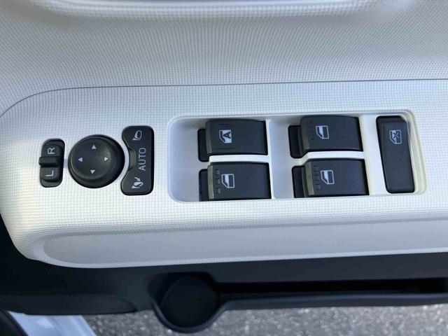 ムーヴキャンバスストライプスＧバックカメラ　ＡＤＢ　ＬＥＤヘッドライト　オートライト　オートハイビーム　ホッとカップホルダー　置き楽ＢＯＸ　スマアシ　コーナーセンサー　シートヒーター　　両側Ｐスライド　電動駐車ブレーキ　キーフリー（千葉県）の中古車