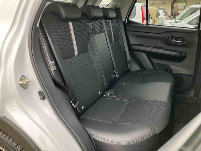 ロッキープレミアムG HEVハイブリッド 全車速追従クルコン ADB LEDヘッドライト オートライト リヤフォグ バックカメラ スマアシ コーナーセンサー シートヒーター キーフリー プッシュスタート 電動駐車ブレーキ アルミ(千葉県)の中古車