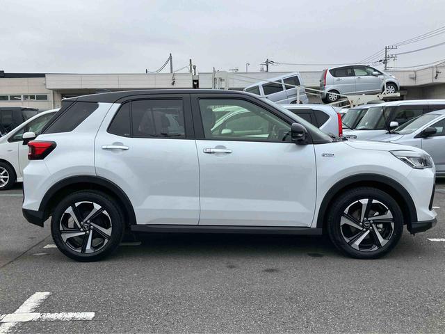 ロッキープレミアムG HEVハイブリッド 全車速追従クルコン ADB LEDヘッドライト オートライト リヤフォグ バックカメラ スマアシ コーナーセンサー シートヒーター キーフリー プッシュスタート 電動駐車ブレーキ アルミ(千葉県)の中古車