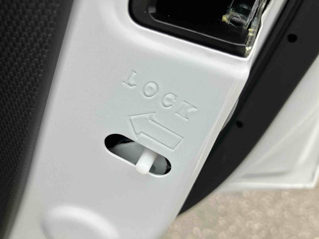 ロッキープレミアムG HEVハイブリッド 全車速追従クルコン ADB LEDヘッドライト オートライト リヤフォグ バックカメラ スマアシ コーナーセンサー シートヒーター キーフリー プッシュスタート 電動駐車ブレーキ アルミ(千葉県)の中古車