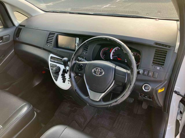 アイシスプラタナ Vセレクションホワイトインテリアパッケージナビ/TV/DVD/BT ETC 両側電動スライドドア オートエアコン アルミホイール プラズマクラスター フロントバンパー電動ポール 足踏み式駐車ブレーキ ステアリングリモコン キーフリーシステム(千葉県)の中古車