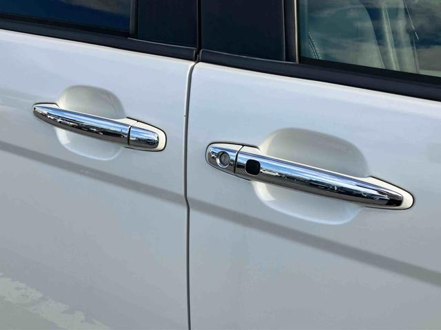 アイシスプラタナ Vセレクションホワイトインテリアパッケージナビ/TV/DVD/BT ETC 両側電動スライドドア オートエアコン アルミホイール プラズマクラスター フロントバンパー電動ポール 足踏み式駐車ブレーキ ステアリングリモコン キーフリーシステム(千葉県)の中古車