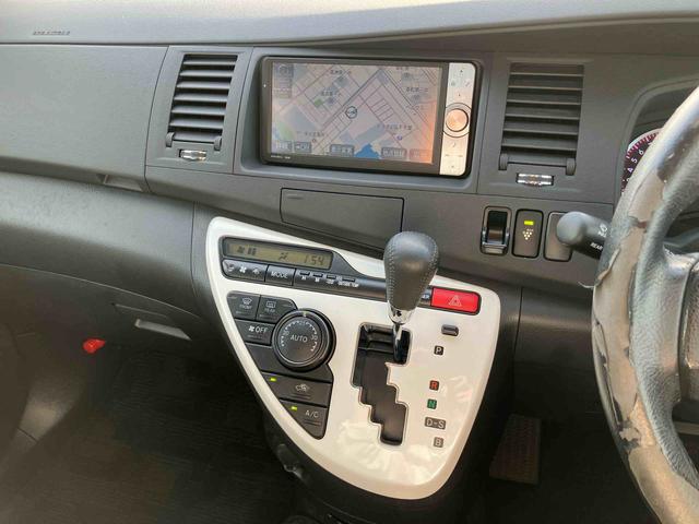 アイシスプラタナ Vセレクションホワイトインテリアパッケージナビ/TV/DVD/BT ETC 両側電動スライドドア オートエアコン アルミホイール プラズマクラスター フロントバンパー電動ポール 足踏み式駐車ブレーキ ステアリングリモコン キーフリーシステム(千葉県)の中古車