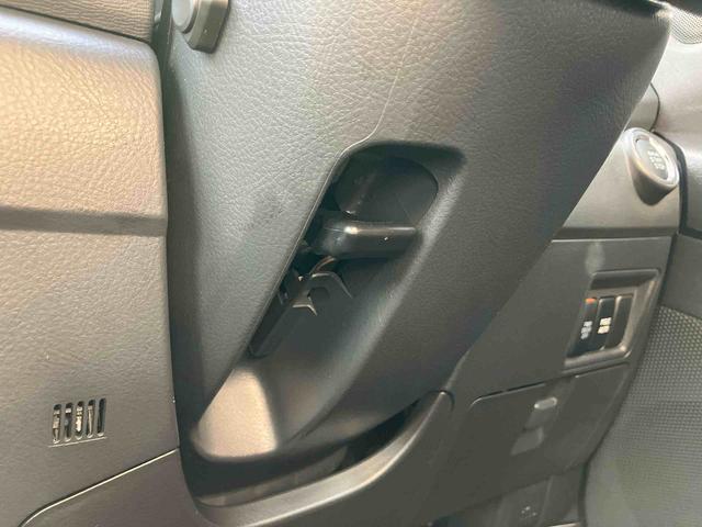 アイシスプラタナ Vセレクションホワイトインテリアパッケージナビ/TV/DVD/BT ETC 両側電動スライドドア オートエアコン アルミホイール プラズマクラスター フロントバンパー電動ポール 足踏み式駐車ブレーキ ステアリングリモコン キーフリーシステム(千葉県)の中古車