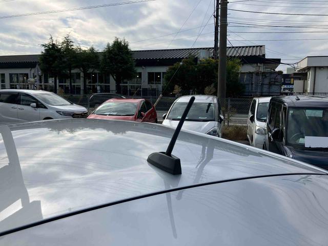 ムーヴL SAIIICDラジオチューナー AUX接続 衝突被害軽減ブレーキ 横滑り防止装置 アイドリングストップ オートハイビーム マニュアルレベリング機能付ハロゲンヘッドライト バニティーミラー付き左右サンバイザー(千葉県)の中古車