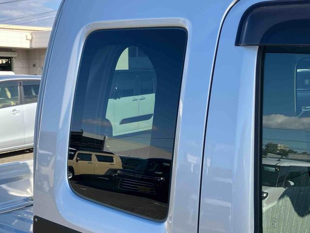 スーパーキャリイＸリミテッド　４ＷＤ４ＷＤ　荷台三方開　デュアルカメラサポート　ドラレコ　ＬＥＤヘッドランプ　オートライト　ＰＷ　荷台作業灯　オーバーヘッドシェルフ　キーレスエントリー　リヤゲートチェーン　バッテリーカバー　ＣＤ（千葉県）の中古車