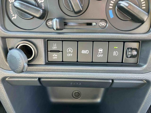 スーパーキャリイＸリミテッド　４ＷＤ４ＷＤ　荷台三方開　デュアルカメラサポート　ドラレコ　ＬＥＤヘッドランプ　オートライト　ＰＷ　荷台作業灯　オーバーヘッドシェルフ　キーレスエントリー　リヤゲートチェーン　バッテリーカバー　ＣＤ（千葉県）の中古車