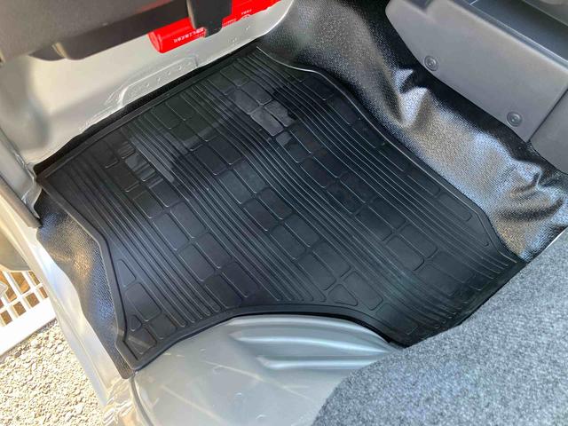 スーパーキャリイＸリミテッド　４ＷＤ４ＷＤ　荷台三方開　デュアルカメラサポート　ドラレコ　ＬＥＤヘッドランプ　オートライト　ＰＷ　荷台作業灯　オーバーヘッドシェルフ　キーレスエントリー　リヤゲートチェーン　バッテリーカバー　ＣＤ（千葉県）の中古車