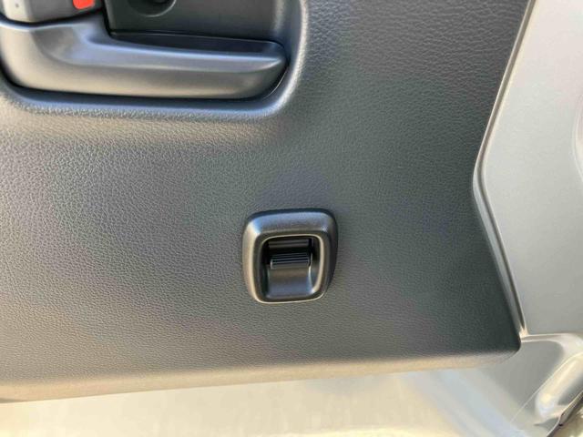 スーパーキャリイＸリミテッド　４ＷＤ４ＷＤ　荷台三方開　デュアルカメラサポート　ドラレコ　ＬＥＤヘッドランプ　オートライト　ＰＷ　荷台作業灯　オーバーヘッドシェルフ　キーレスエントリー　リヤゲートチェーン　バッテリーカバー　ＣＤ（千葉県）の中古車