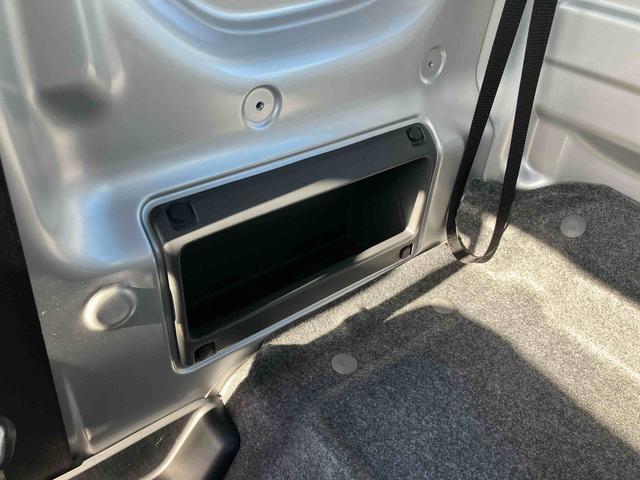 スーパーキャリイＸリミテッド　４ＷＤ４ＷＤ　荷台三方開　デュアルカメラサポート　ドラレコ　ＬＥＤヘッドランプ　オートライト　ＰＷ　荷台作業灯　オーバーヘッドシェルフ　キーレスエントリー　リヤゲートチェーン　バッテリーカバー　ＣＤ（千葉県）の中古車