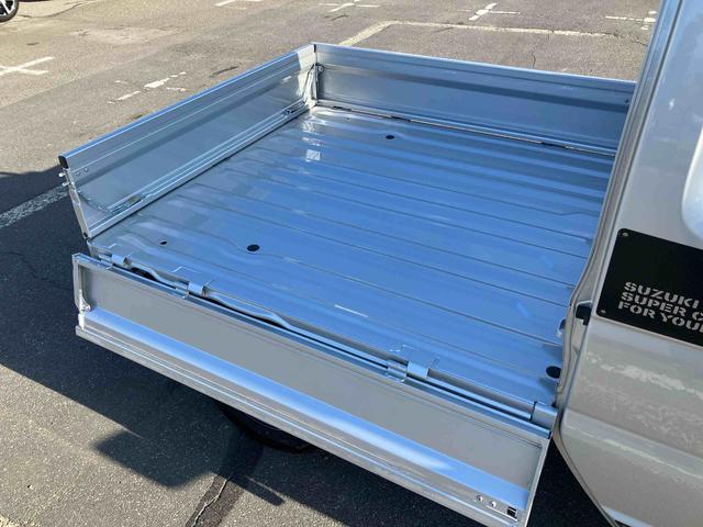 スーパーキャリイＸリミテッド　４ＷＤ４ＷＤ　荷台三方開　デュアルカメラサポート　ドラレコ　ＬＥＤヘッドランプ　オートライト　ＰＷ　荷台作業灯　オーバーヘッドシェルフ　キーレスエントリー　リヤゲートチェーン　バッテリーカバー　ＣＤ（千葉県）の中古車