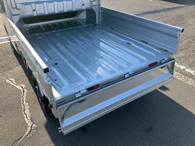 スーパーキャリイＸリミテッド　４ＷＤ４ＷＤ　荷台三方開　デュアルカメラサポート　ドラレコ　ＬＥＤヘッドランプ　オートライト　ＰＷ　荷台作業灯　オーバーヘッドシェルフ　キーレスエントリー　リヤゲートチェーン　バッテリーカバー　ＣＤ（千葉県）の中古車