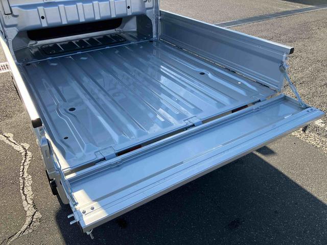 スーパーキャリイＸリミテッド　４ＷＤ４ＷＤ　荷台三方開　デュアルカメラサポート　ドラレコ　ＬＥＤヘッドランプ　オートライト　ＰＷ　荷台作業灯　オーバーヘッドシェルフ　キーレスエントリー　リヤゲートチェーン　バッテリーカバー　ＣＤ（千葉県）の中古車