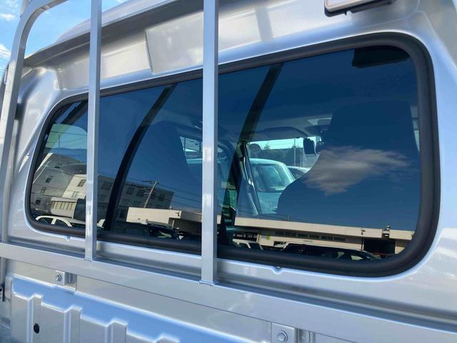 スーパーキャリイＸリミテッド　４ＷＤ４ＷＤ　荷台三方開　デュアルカメラサポート　ドラレコ　ＬＥＤヘッドランプ　オートライト　ＰＷ　荷台作業灯　オーバーヘッドシェルフ　キーレスエントリー　リヤゲートチェーン　バッテリーカバー　ＣＤ（千葉県）の中古車