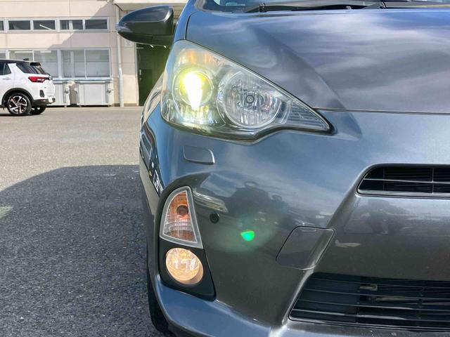 アクアＳナビ／ＴＶ／ＤＶＤ／ＢＴ　バックカメラ　ＥＴＣ　ハイブリッド　前後クリアランスセンサー　オートエアコン　シートリフター　ゲート式シフトレバー　サイドレバー式駐車ブレーキ　キーレスエントリー　ステリモ（千葉県）の中古車