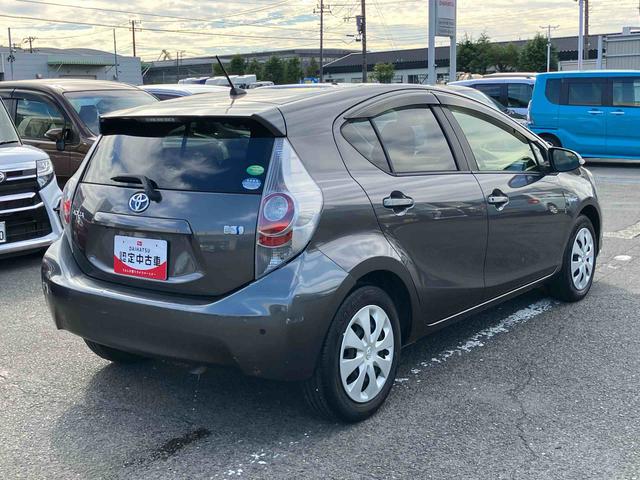 アクアＳナビ／ＴＶ／ＤＶＤ／ＢＴ　バックカメラ　ＥＴＣ　ハイブリッド　前後クリアランスセンサー　オートエアコン　シートリフター　ゲート式シフトレバー　サイドレバー式駐車ブレーキ　キーレスエントリー　ステリモ（千葉県）の中古車