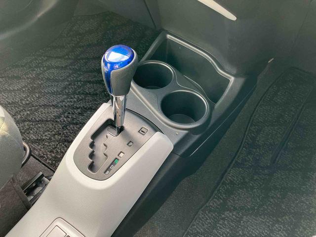 アクアＳナビ／ＴＶ／ＤＶＤ／ＢＴ　バックカメラ　ＥＴＣ　ハイブリッド　前後クリアランスセンサー　オートエアコン　シートリフター　ゲート式シフトレバー　サイドレバー式駐車ブレーキ　キーレスエントリー　ステリモ（千葉県）の中古車