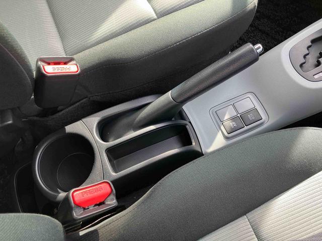 アクアＳナビ／ＴＶ／ＤＶＤ／ＢＴ　バックカメラ　ＥＴＣ　ハイブリッド　前後クリアランスセンサー　オートエアコン　シートリフター　ゲート式シフトレバー　サイドレバー式駐車ブレーキ　キーレスエントリー　ステリモ（千葉県）の中古車