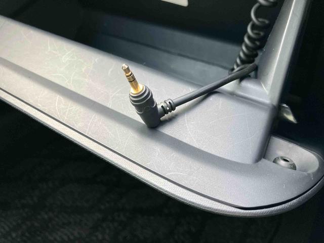 アクアＳナビ／ＴＶ／ＤＶＤ／ＢＴ　バックカメラ　ＥＴＣ　ハイブリッド　前後クリアランスセンサー　オートエアコン　シートリフター　ゲート式シフトレバー　サイドレバー式駐車ブレーキ　キーレスエントリー　ステリモ（千葉県）の中古車