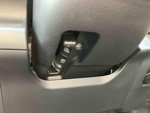 アクアＳナビ／ＴＶ／ＤＶＤ／ＢＴ　バックカメラ　ＥＴＣ　ハイブリッド　前後クリアランスセンサー　オートエアコン　シートリフター　ゲート式シフトレバー　サイドレバー式駐車ブレーキ　キーレスエントリー　ステリモ（千葉県）の中古車