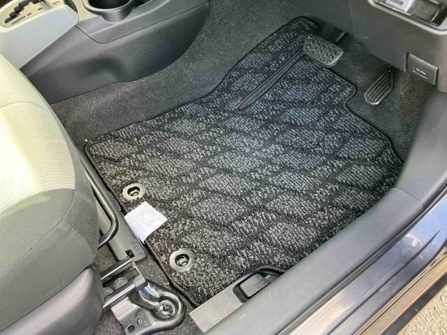 アクアＳナビ／ＴＶ／ＤＶＤ／ＢＴ　バックカメラ　ＥＴＣ　ハイブリッド　前後クリアランスセンサー　オートエアコン　シートリフター　ゲート式シフトレバー　サイドレバー式駐車ブレーキ　キーレスエントリー　ステリモ（千葉県）の中古車