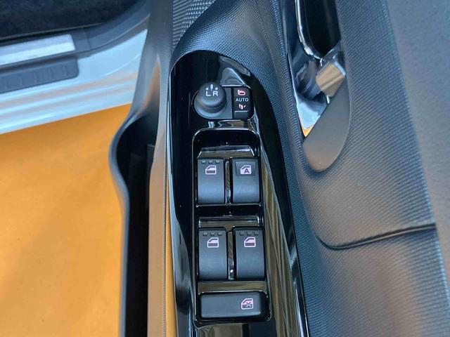 ムーヴキャンバスＸブラックインテリアリミテッド　ＳＡIIIパノラマカメラ連動フルセグナビ　ＵＳＢ接続　ブルートゥース対応　ＴＶナビキット　ＥＴＣ　置きラクボックス　助手席シートアンダートレイ　チルトステアリング　運転席シートリフター　プッシュエンジンスタート（千葉県）の中古車