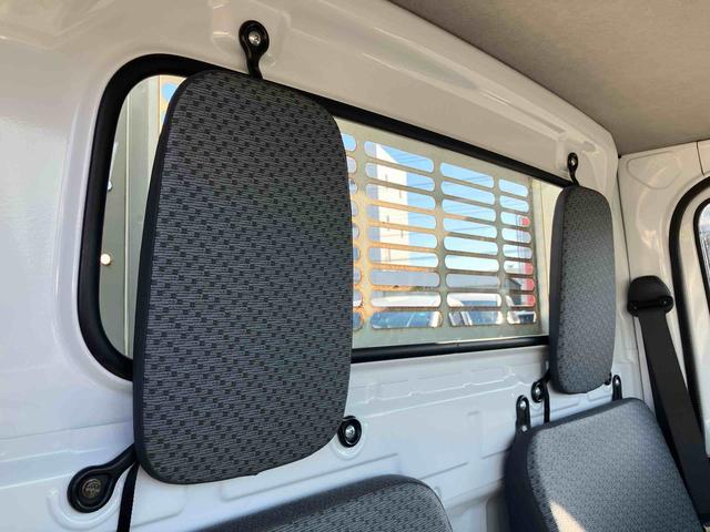 キャリイトラック頑丈ダンプ4WD ダンプ 荷台三方開 4枚リーフスプリング ETC マニュアルシフト 社外アルミホイール AM/FMラジオ マニュアルエアコン バッテリーカバー サイドレバー式パーキングブレーキ パワステ(千葉県)の中古車