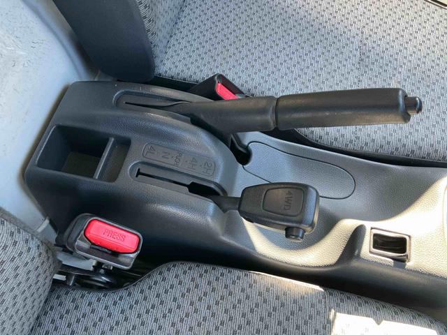 キャリイトラック頑丈ダンプ4WD ダンプ 荷台三方開 4枚リーフスプリング ETC マニュアルシフト 社外アルミホイール AM/FMラジオ マニュアルエアコン バッテリーカバー サイドレバー式パーキングブレーキ パワステ(千葉県)の中古車