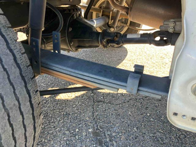 キャリイトラック頑丈ダンプ4WD ダンプ 荷台三方開 4枚リーフスプリング ETC マニュアルシフト 社外アルミホイール AM/FMラジオ マニュアルエアコン バッテリーカバー サイドレバー式パーキングブレーキ パワステ(千葉県)の中古車