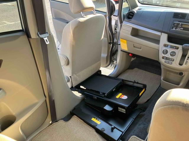 ムーヴフロントシートリフト L SA 4WD衝突被害軽減ブレーキ 横滑り防止装置 アイドリングストップ マニュアルレベリング機能付ハロゲンヘッドライト CDラジオチューナー AUX接続 ETC チルトステアリング 運転席シートリフター(千葉県)の中古車