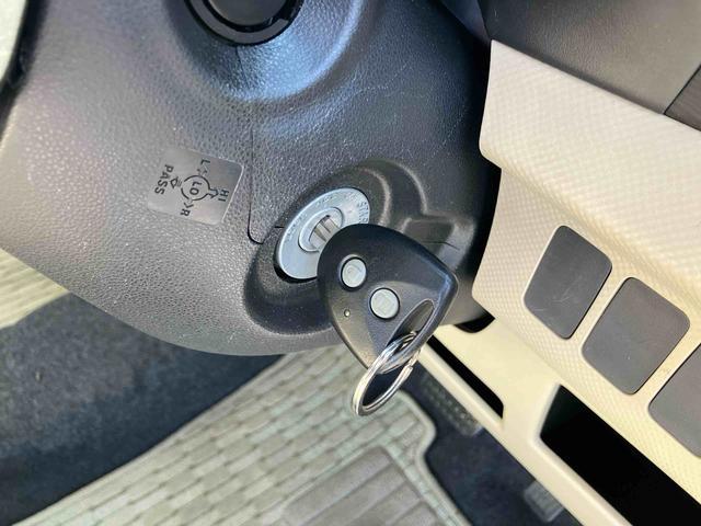 タントエグゼLCD/AM・FMラジオ AUX接続 コラムシフト ハロゲンヘッドランプ マニュアルエアコン パワーウィンド スモークガラス 足踏み式駐車ブレーキ アイドリングストップ キーレスエントリー 盗難防止警報(千葉県)の中古車