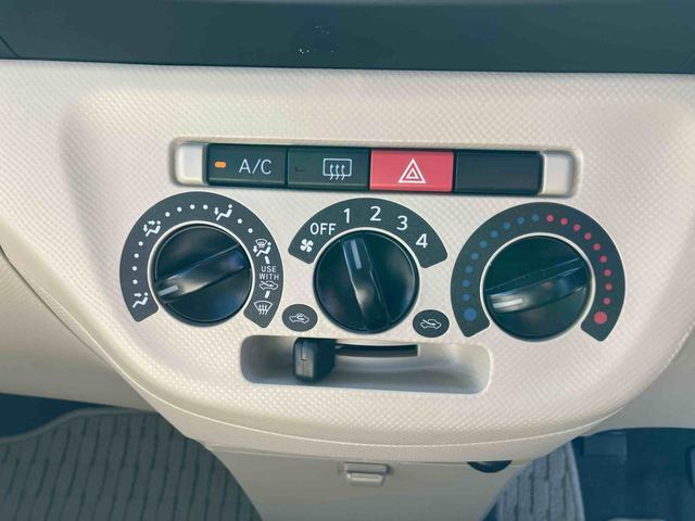 タントエグゼLCD/AM・FMラジオ AUX接続 コラムシフト ハロゲンヘッドランプ マニュアルエアコン パワーウィンド スモークガラス 足踏み式駐車ブレーキ アイドリングストップ キーレスエントリー 盗難防止警報(千葉県)の中古車