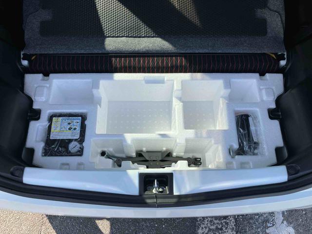 アルトターボＲＳベースグレードターボ　ナビ／ＴＶ／ＤＶＤ／ＢＴ　ＥＴＣ　ＨＩＤヘッドライト　オートライト　運転席シートヒーター　革巻ステアリング　パドルシフト　衝突被害軽減ブレーキ　オートエアコン　アルミホイール　スマートキー（千葉県）の中古車