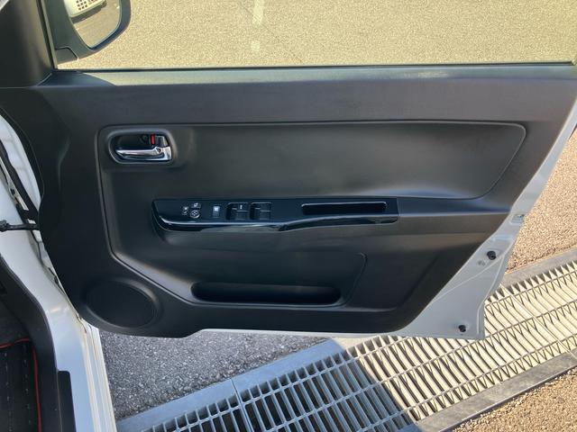 アルトターボＲＳベースグレードターボ　ナビ／ＴＶ／ＤＶＤ／ＢＴ　ＥＴＣ　ＨＩＤヘッドライト　オートライト　運転席シートヒーター　革巻ステアリング　パドルシフト　衝突被害軽減ブレーキ　オートエアコン　アルミホイール　スマートキー（千葉県）の中古車